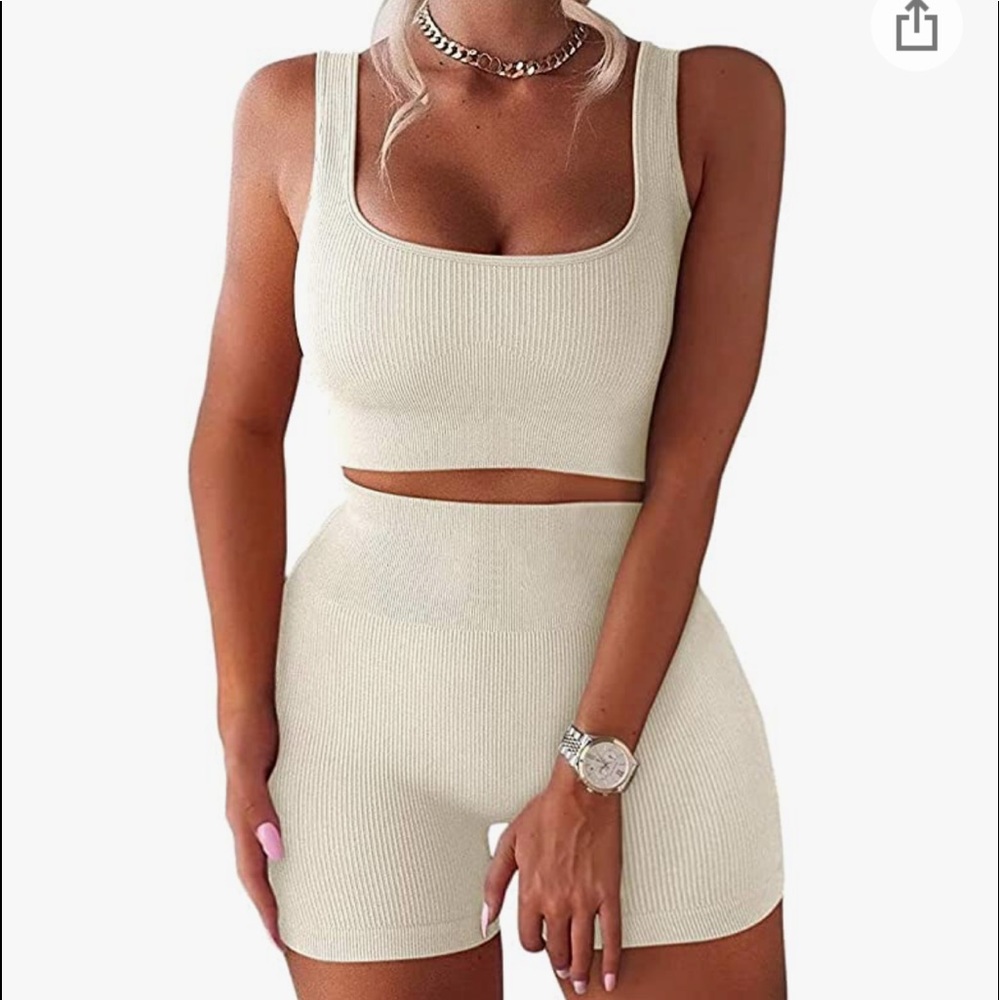 Creme Lounge Set